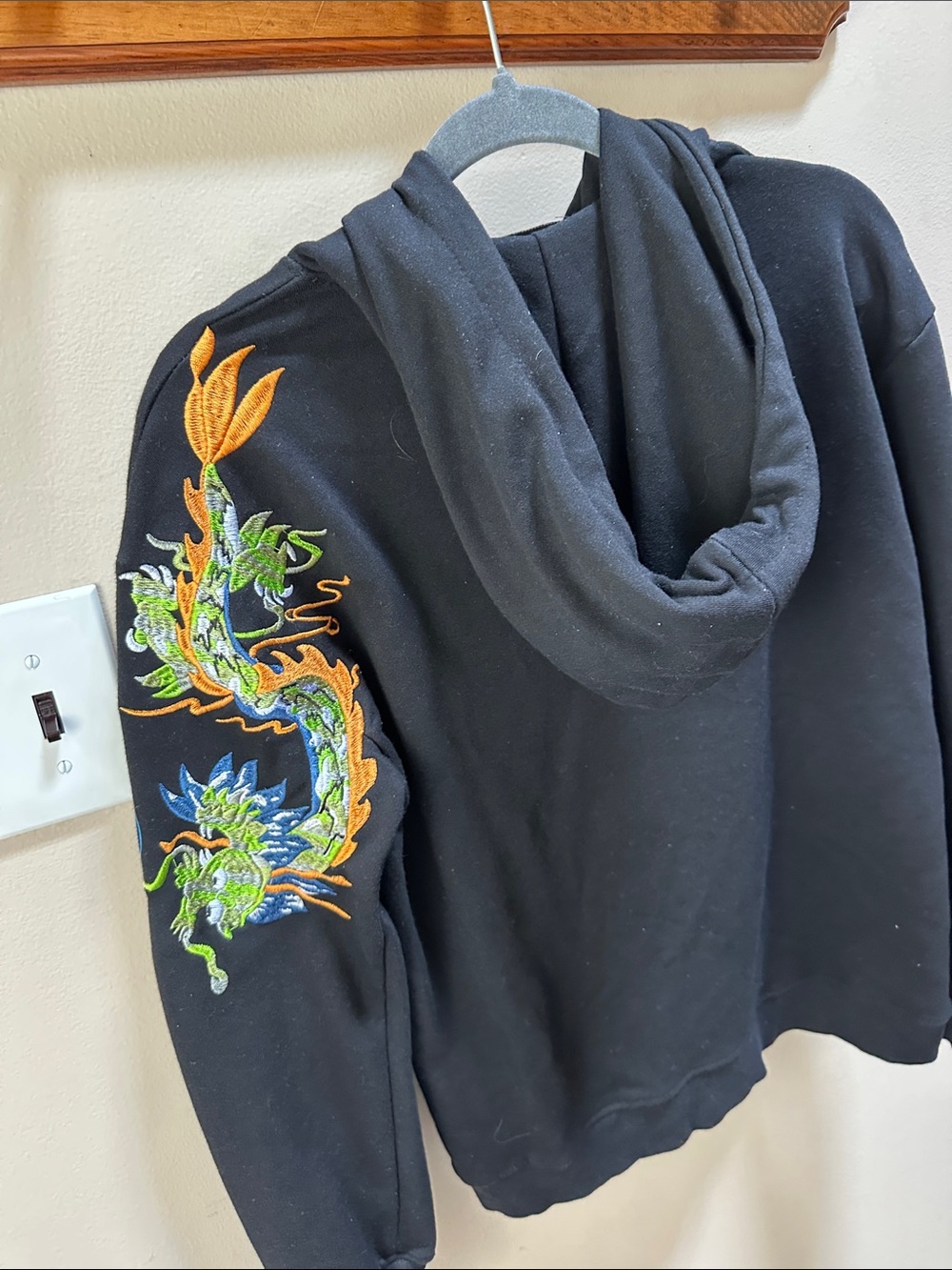 Gucci Black Crewneck Sweater with Green & Red Stripe and Blue Sleeve Logo - Picture 3 of 4